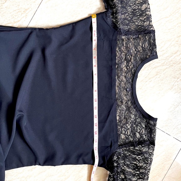 Classy plain black kurta with net sleeves M size - Picture 2 of 2